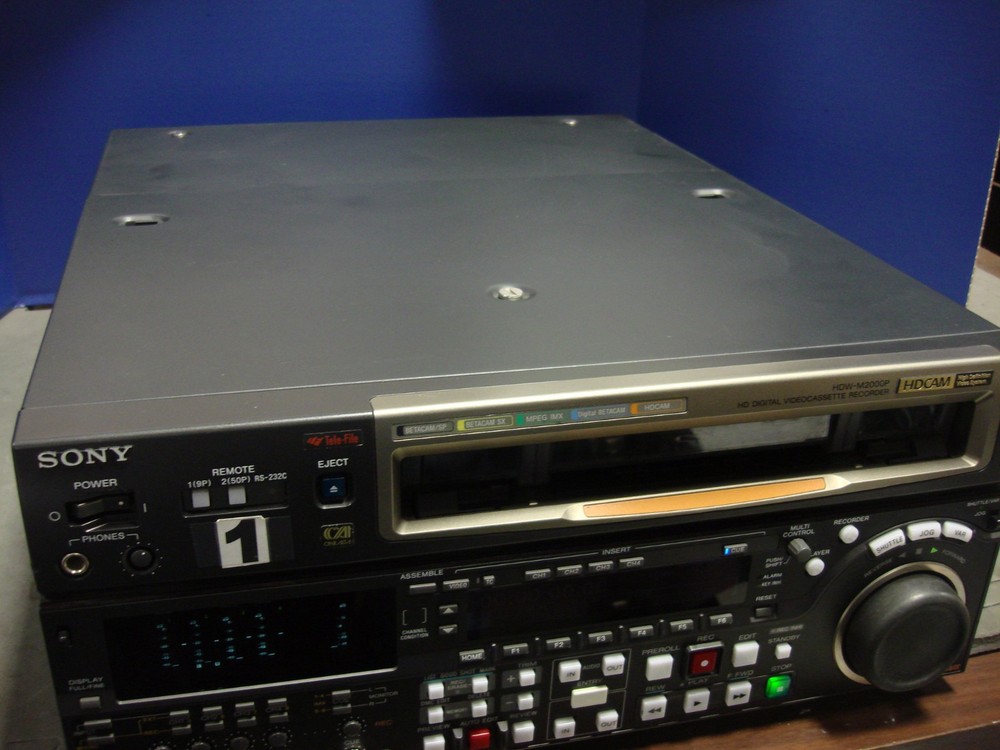 Sony HDW-M2000P Professional Digital Recorder HDCAM Studio 24P Multiformat VTR
