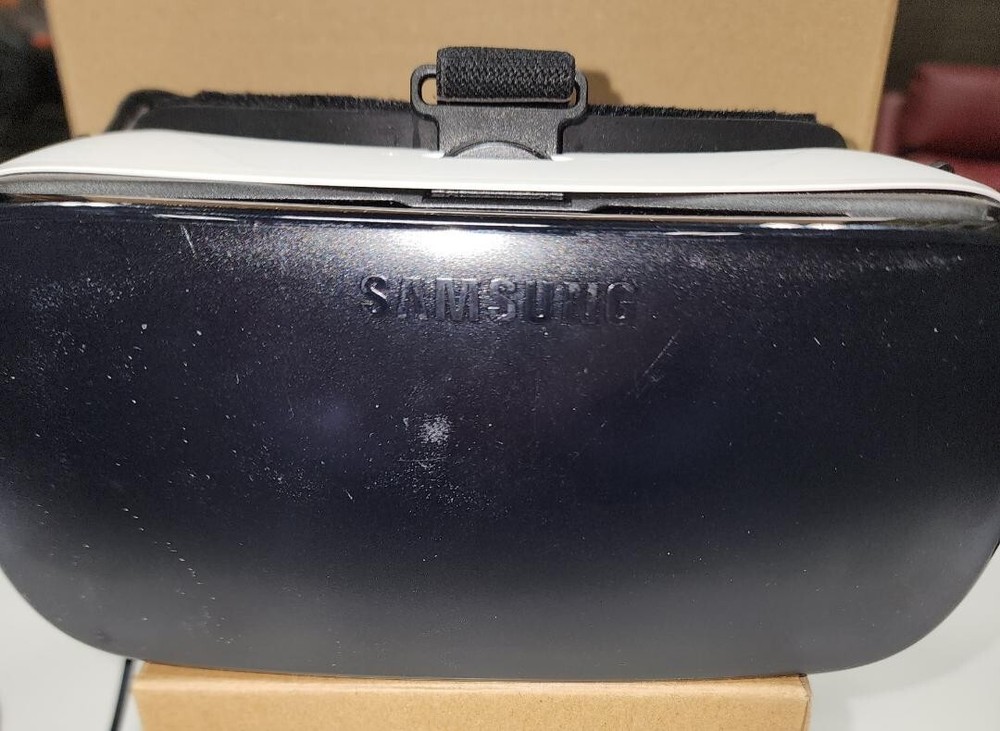 Samsung Gear VR Headset - Frost White