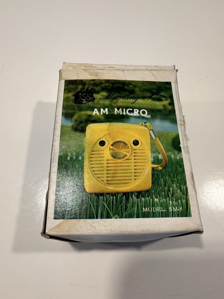 VINTAGE *NEW* MUSTANG AM Micro Solid State Transistor Radio