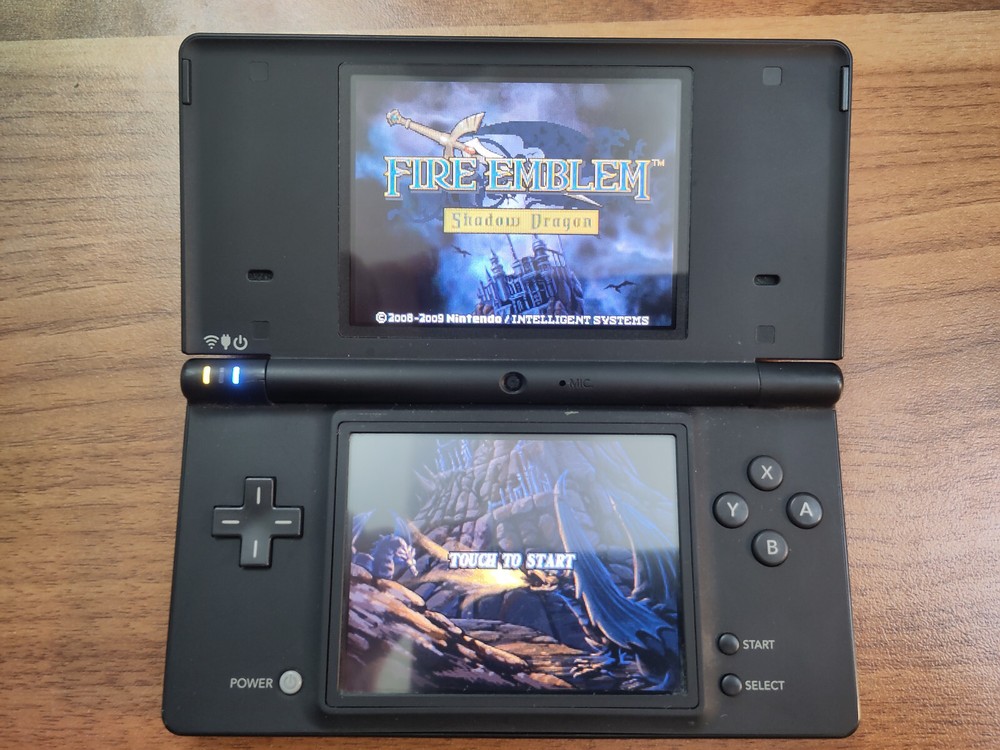 Nintendo DSi Handheld Game Console with Stylus, Charger. TESTED/WORKING