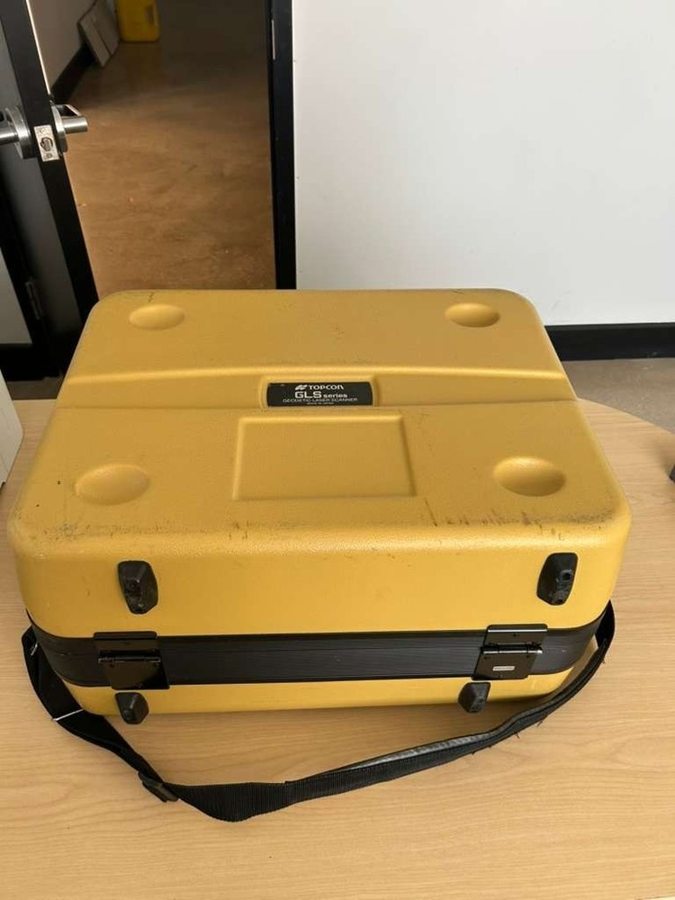 Topcon GLS-2200S 3D Laser Scanner And Tripod (+ Software License)