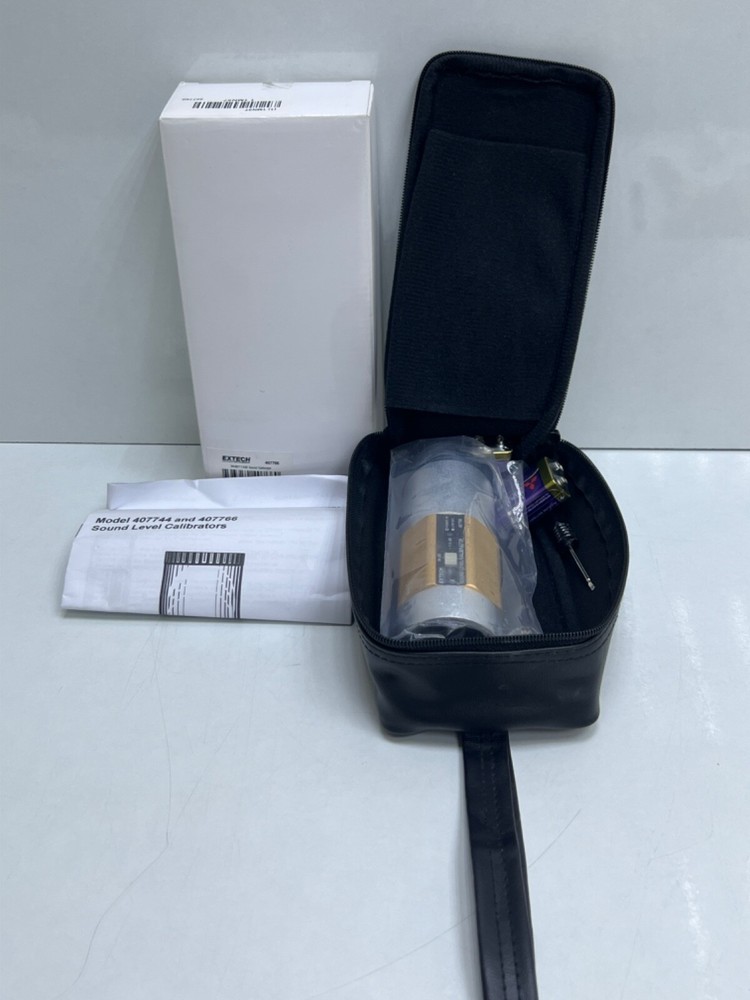 EXTECH SOUND LEVEL CALIBRATOR MODEL 407766 - 94db/114db -