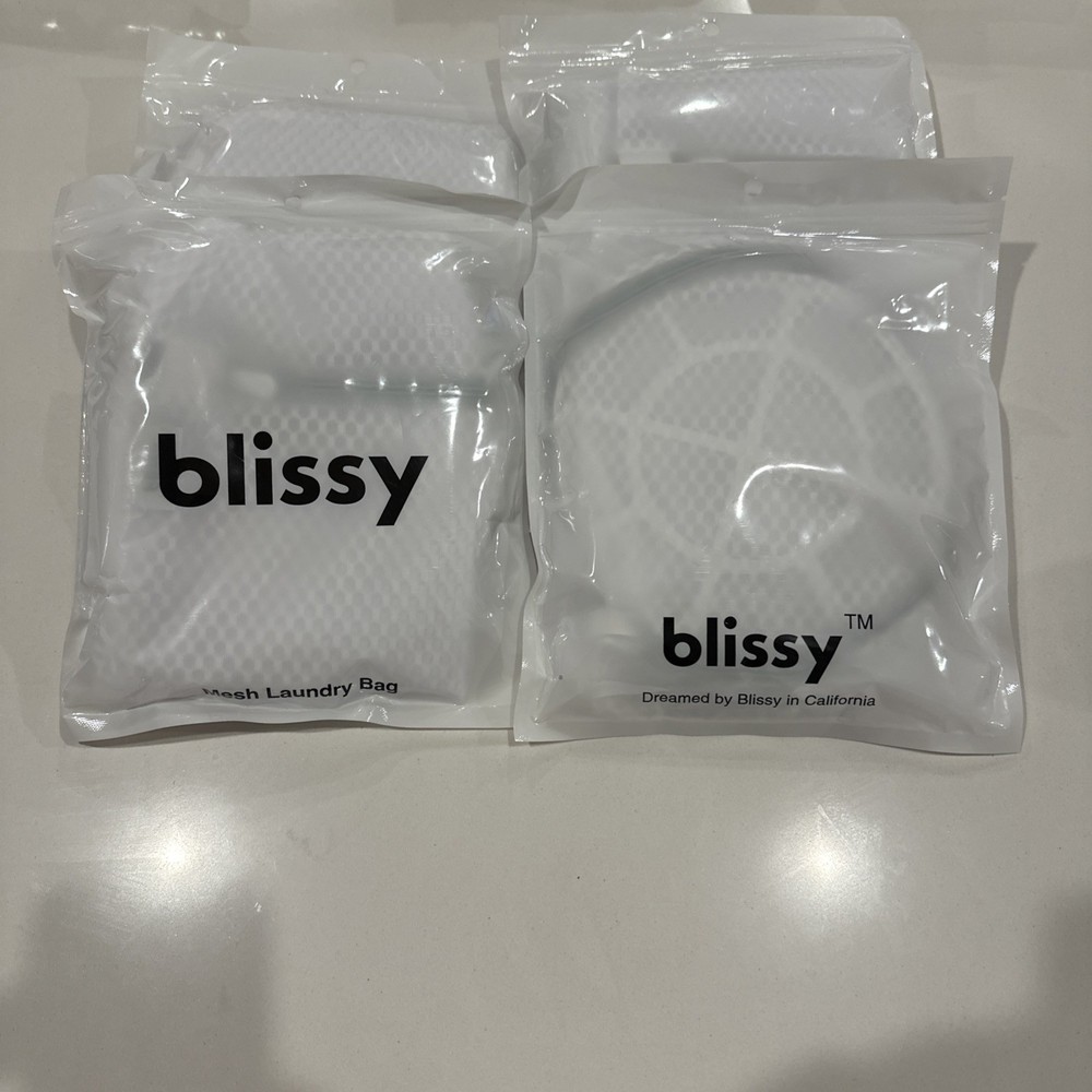4 quantity BLISSY White Mesh Laundry Bags x2: Rectangular & Cylindrical. NEW.