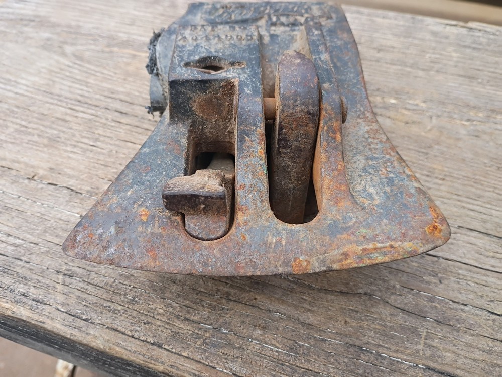 Vintage Chopper 1 Splitting Axe Head 6 lbs Spring Missing