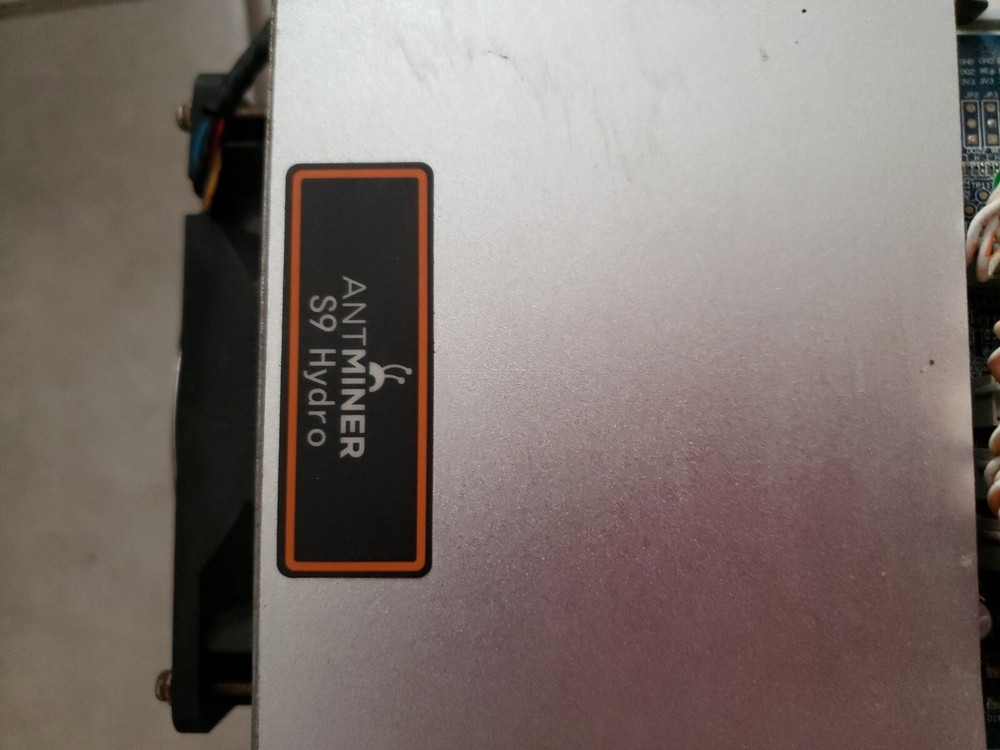 Bitmain Antminer S9 Hydro 18TH/s