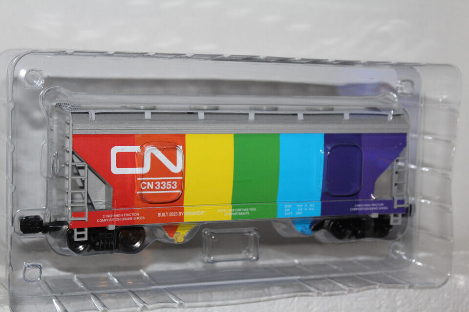 MENARDS CANADIAN NATIONAL SMOOTH-SIDED  HOPPER