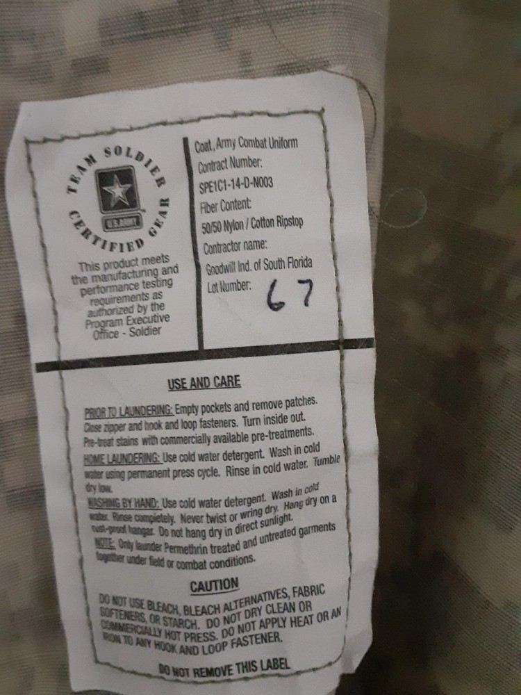 U.S Army Combat Uniform Coat Medium Regular