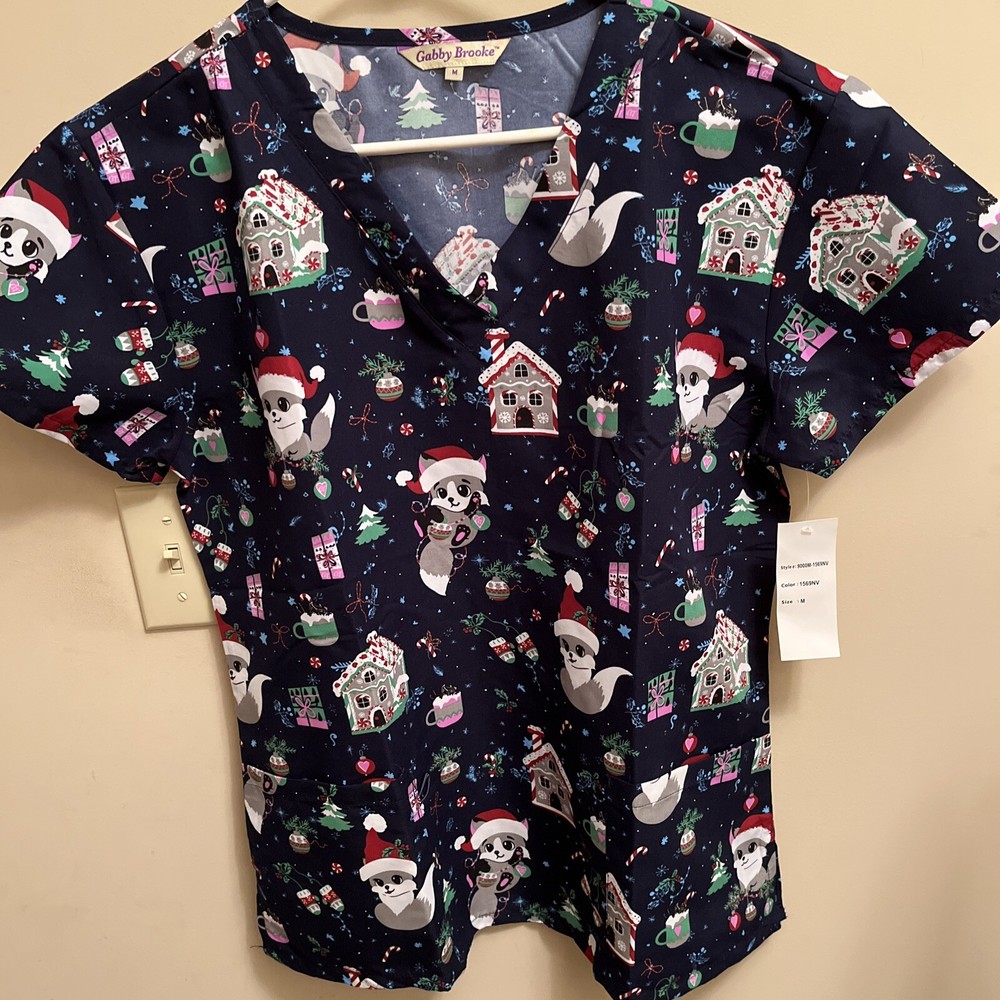 Women’s Gabby Brooke Holiday Scrub Top NWT size Medium