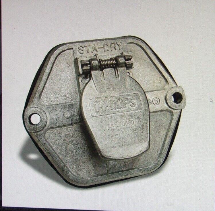 Phillips 15-763 7-Way 30 AMP Circuit Breakers Socket Split Pin Extended Barrel