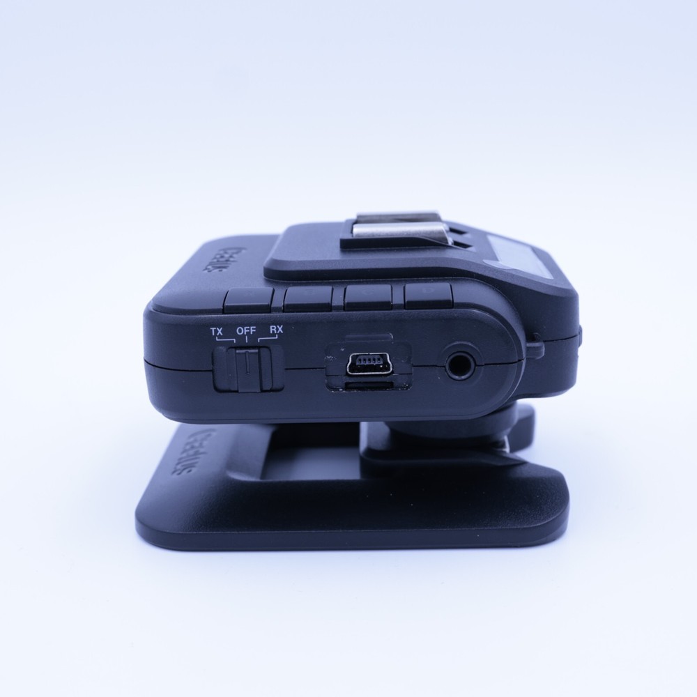 Cactus Wireless Flash Transceiver V6 - Open Box (Missing Mini USB Port Cover)