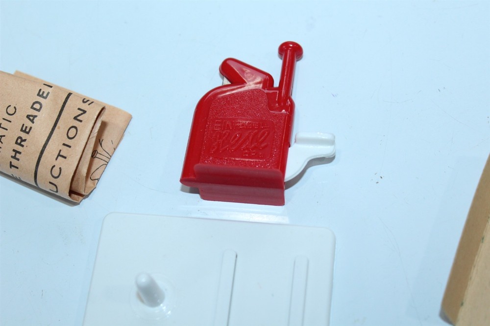 Vintage Hexe Automatic Needle Threader In Original Box