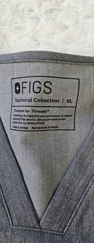 Figs Womens Size XL Gray Casma Three Pocket Scrub Top