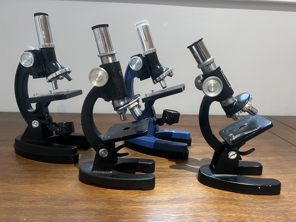 4 Microscopes