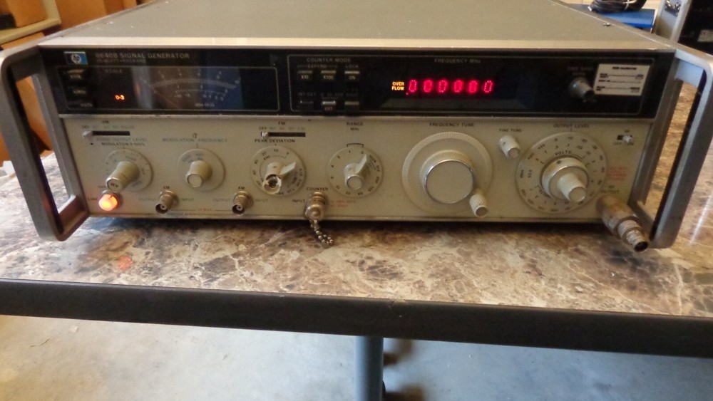 HP Hewlett Packard 8640B Signal Generator