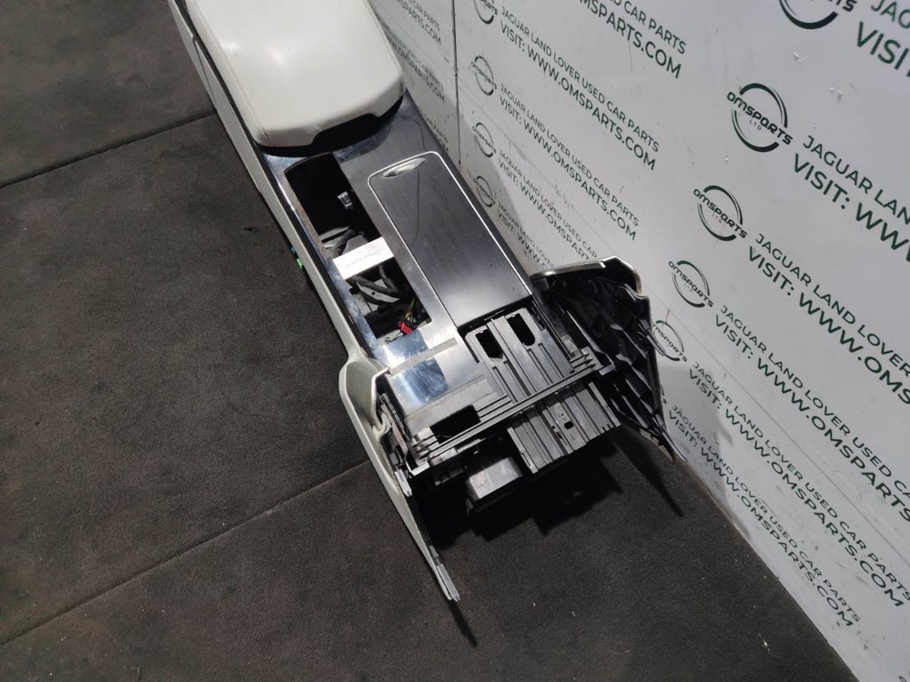 RANGE ROVER VOGUE L405 CENTRE CONSOLE WITH ARM REST