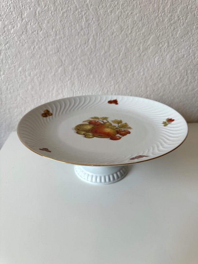 Bareuther Waldsassen Cake Stand Bavaria Germany Fruit & Nut Pattern 11.5"
