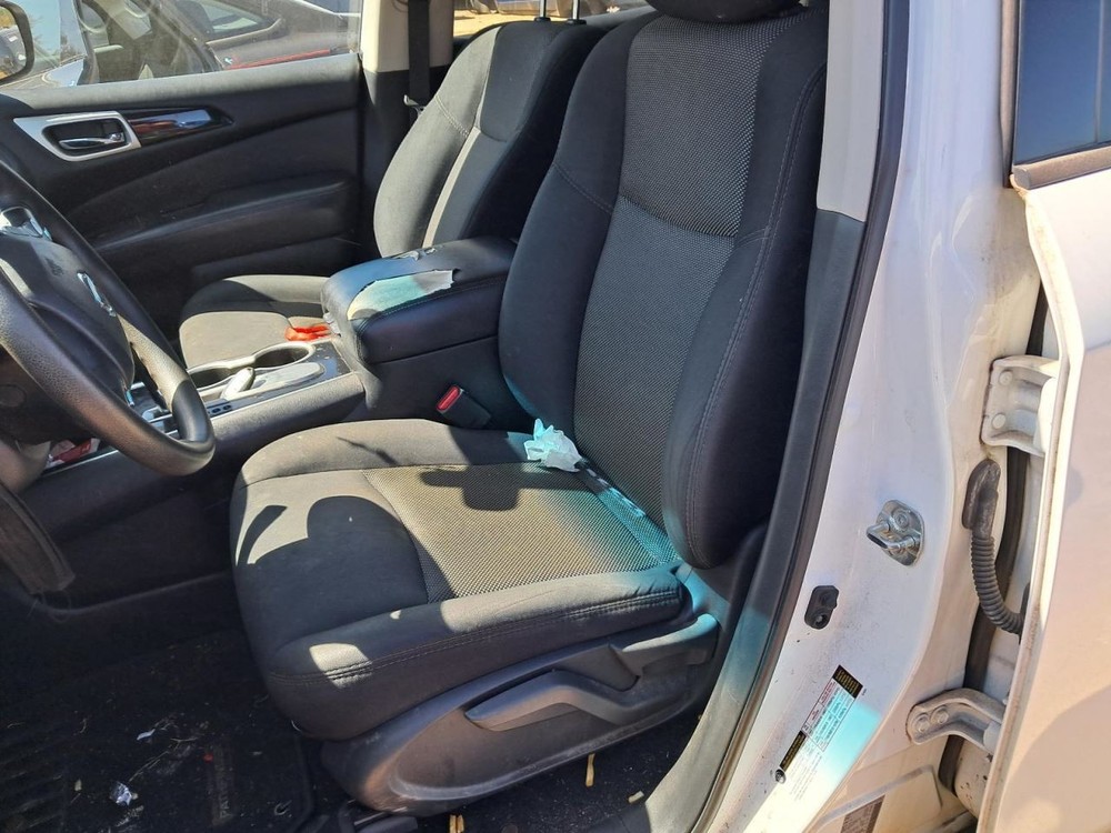 PATHFINDR 2019 Glove Box 4785202