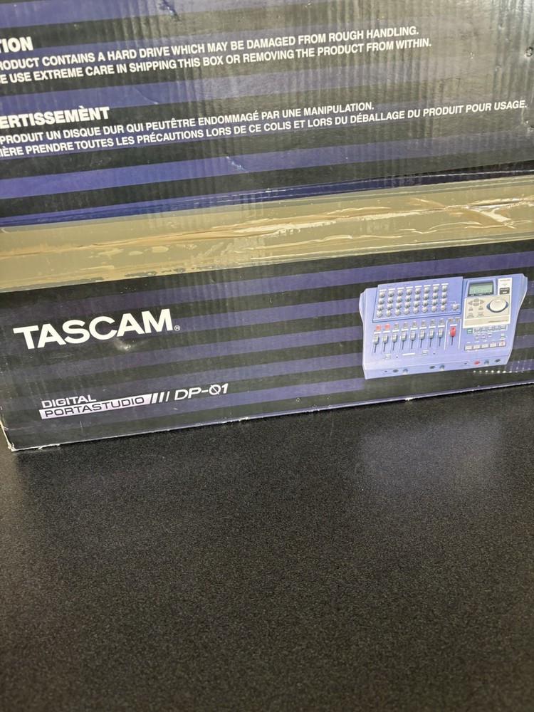 TASCAM DIGITAL PORTASTUDIO DP-01