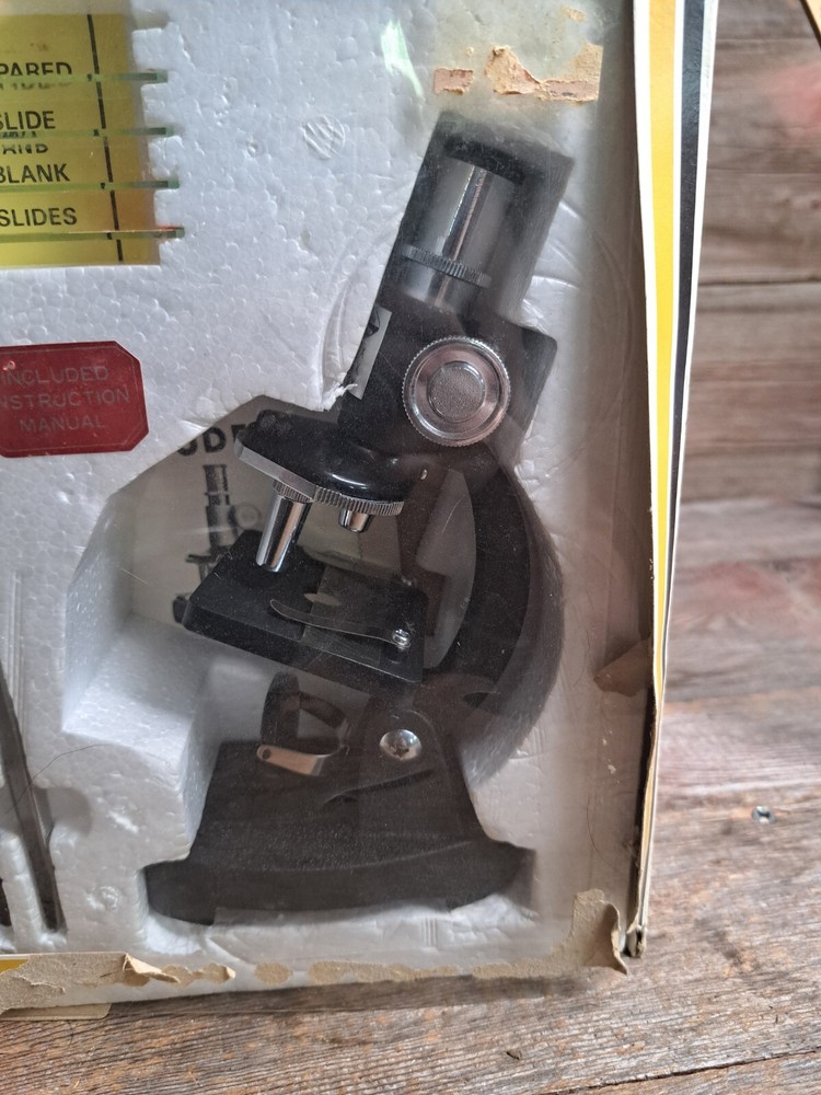 VINTAGE Creative Science 300 POWER MICROSCOPE LAB w/ Slides Original Box