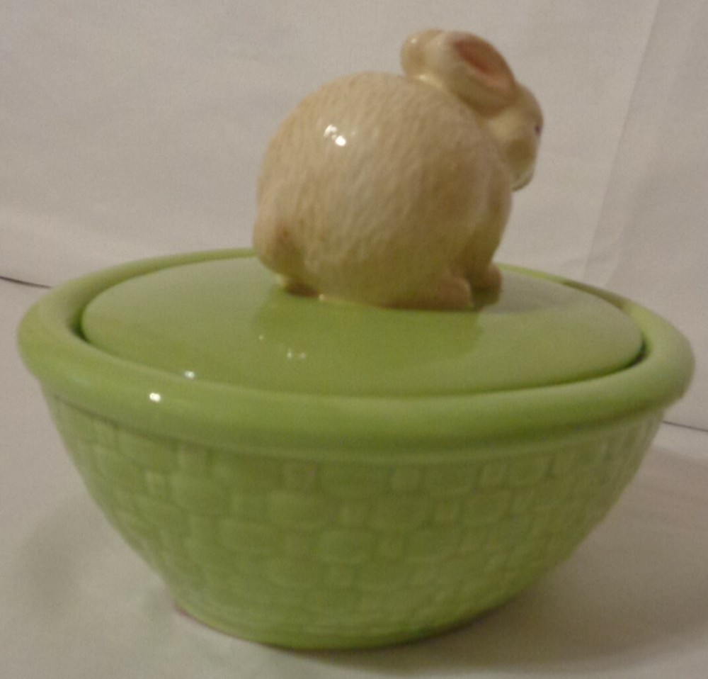 HALLMARK BUNNY RABBIT FIGURE ON NEST CANDY DISHEASTER TABLE DECOR GREEN TAN