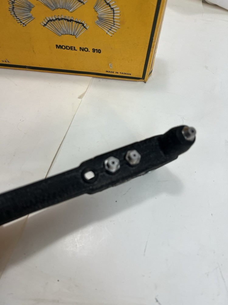 Central Forge Model No. 910 Hand Riveter Kit