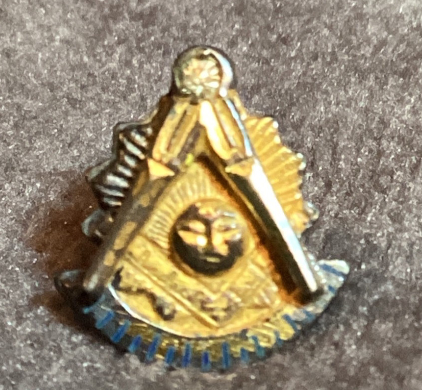 VINTAGE FREEMASON MASONIC SQUARE & COMPASS LAPEL PIN w/ Threaded Post