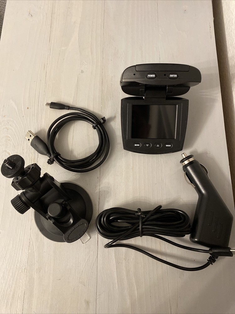 SHARPER IMAGE 2017 DASHBOARD CAMER WITH CABLE  Accessories  (PRE-OWNED)