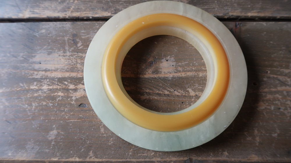 Painted Jade Wall Hanging 5.5"