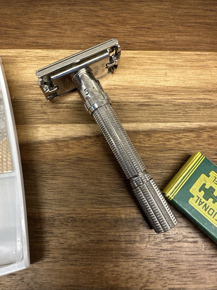 Vintage Gillette Adjustable Safety Razor Knurled Pattern