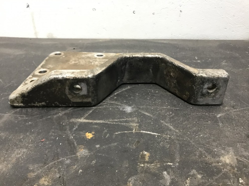 CAT C15 Left/Driver Engine Mount - Used | P/N F6HT6A070CA