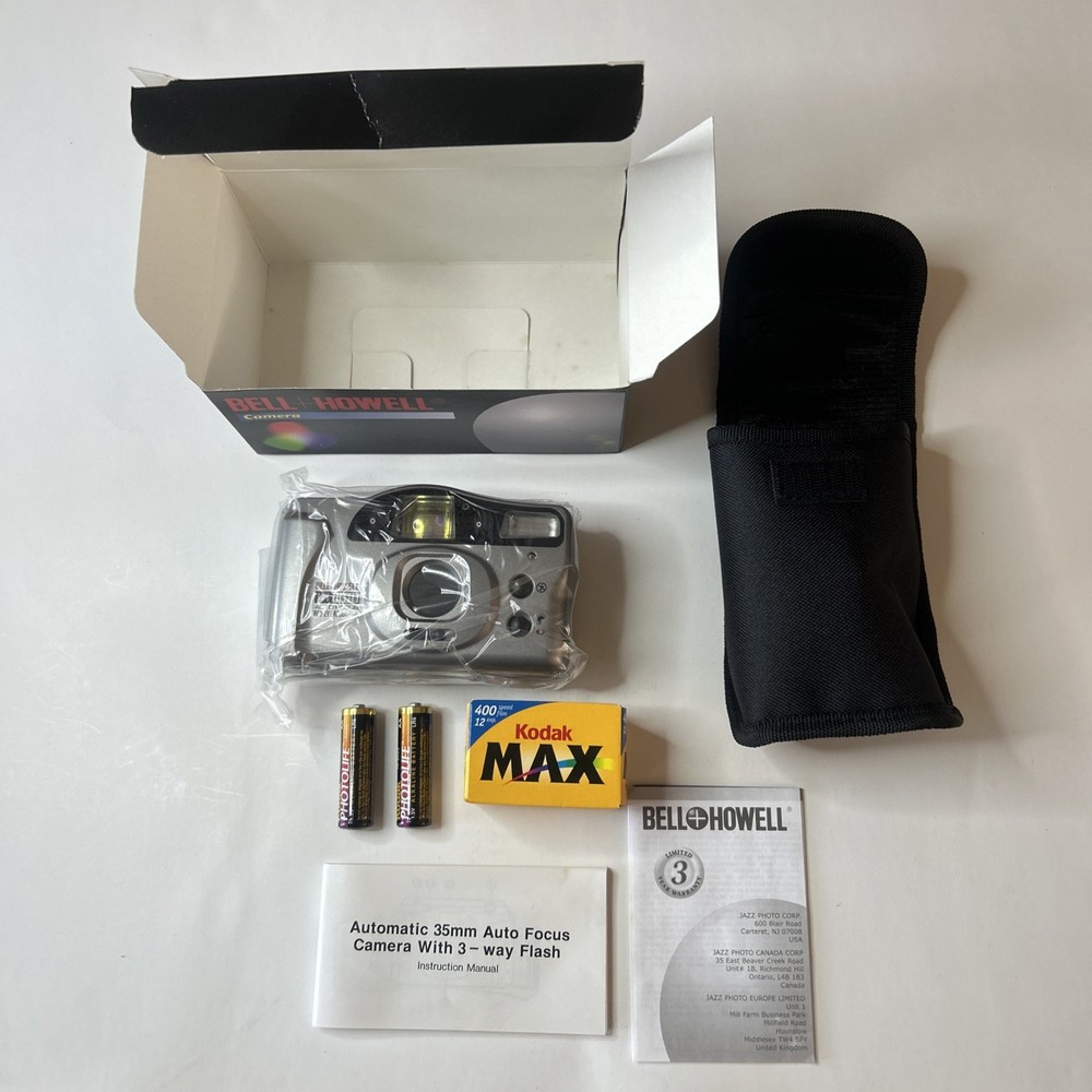 Bell & Howell Camera. Automatic 35mm Auto Focus With 3 Way Flash