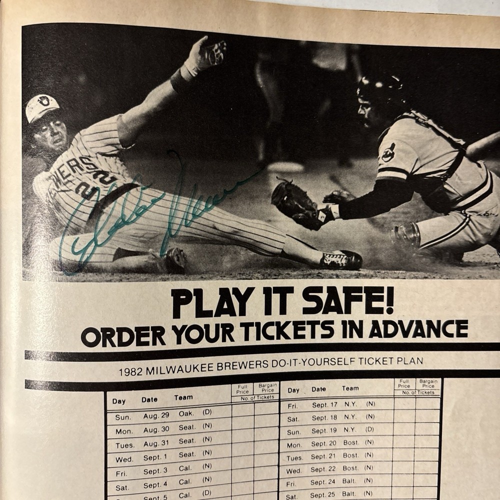 1982 Brewers Championship Program /signed 2x R.Lerch, 5x C.Moore