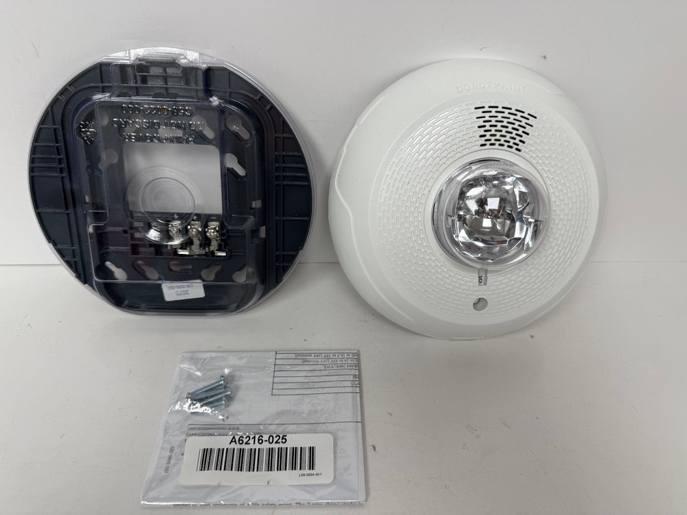 SYSTEM SENSOR CHSCWL CEILING CHIME STROBE WHITE 3073  NEW OPEN BOX