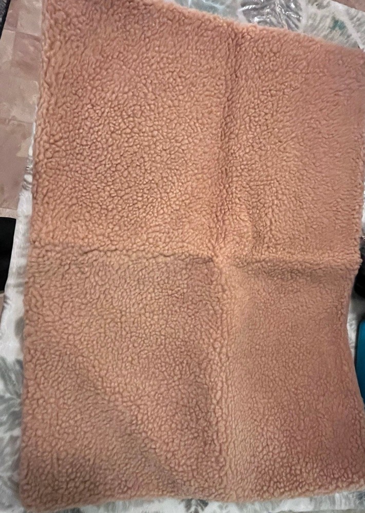 Self-Heating Pet Blanket Pad