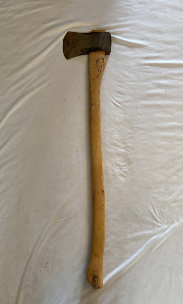 Artisan Axe T015 With Wooden Handle 36”