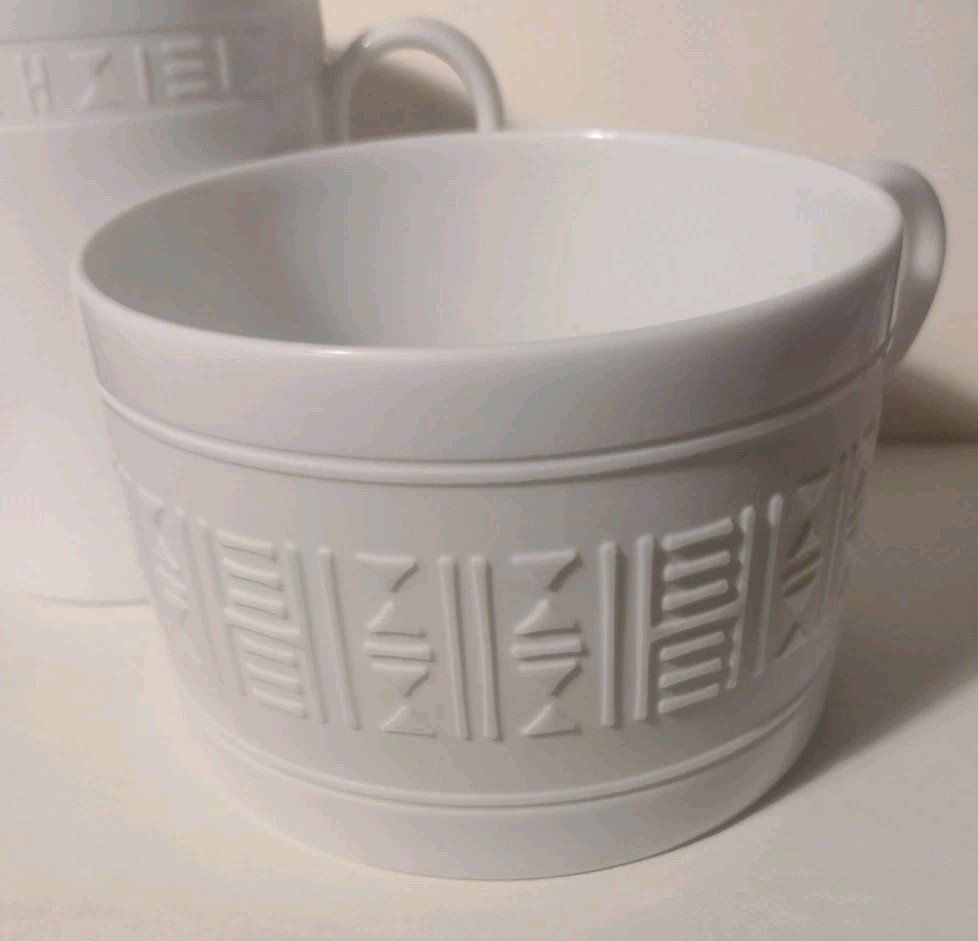 HERMES Egee Aegean Flat Cup All White Minimalist Embossed Geometric Marked