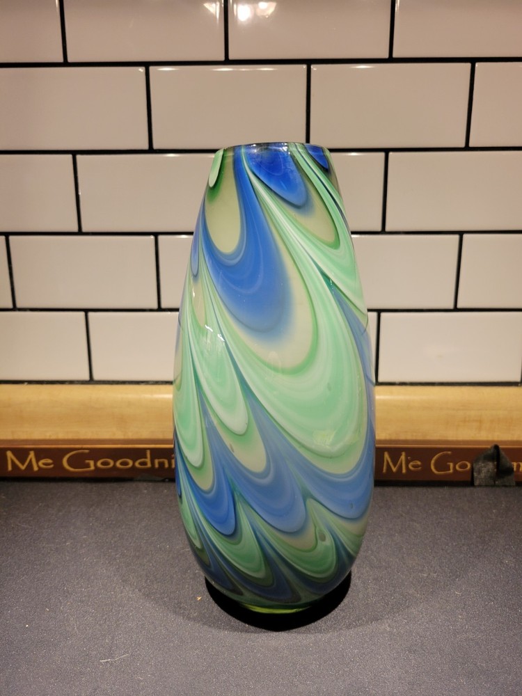 Deco Charm Peacock Glass Vase