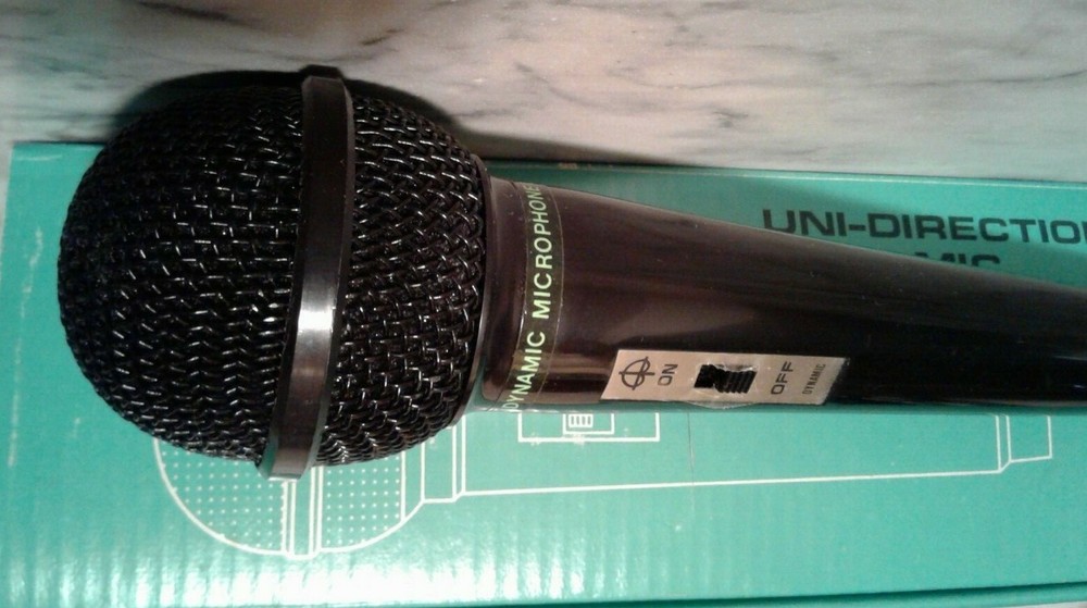 Uni-Directional Dynamic Microphone in Box