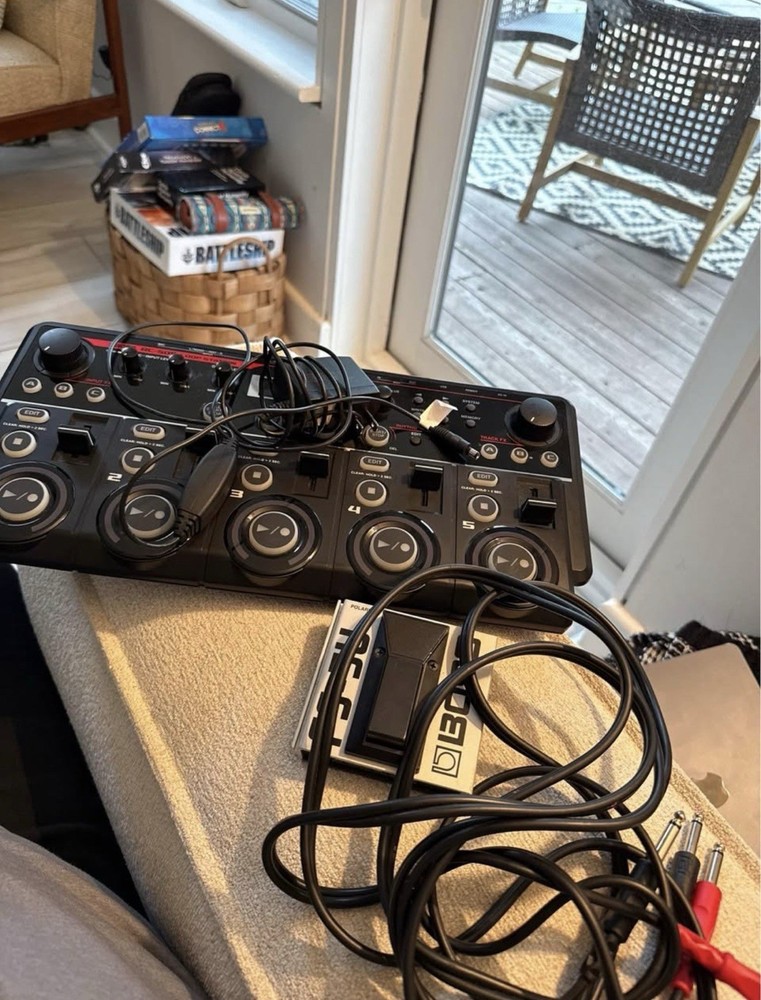 BOSS RC-505 Loop Station + BOSS FS-5U Footswitch