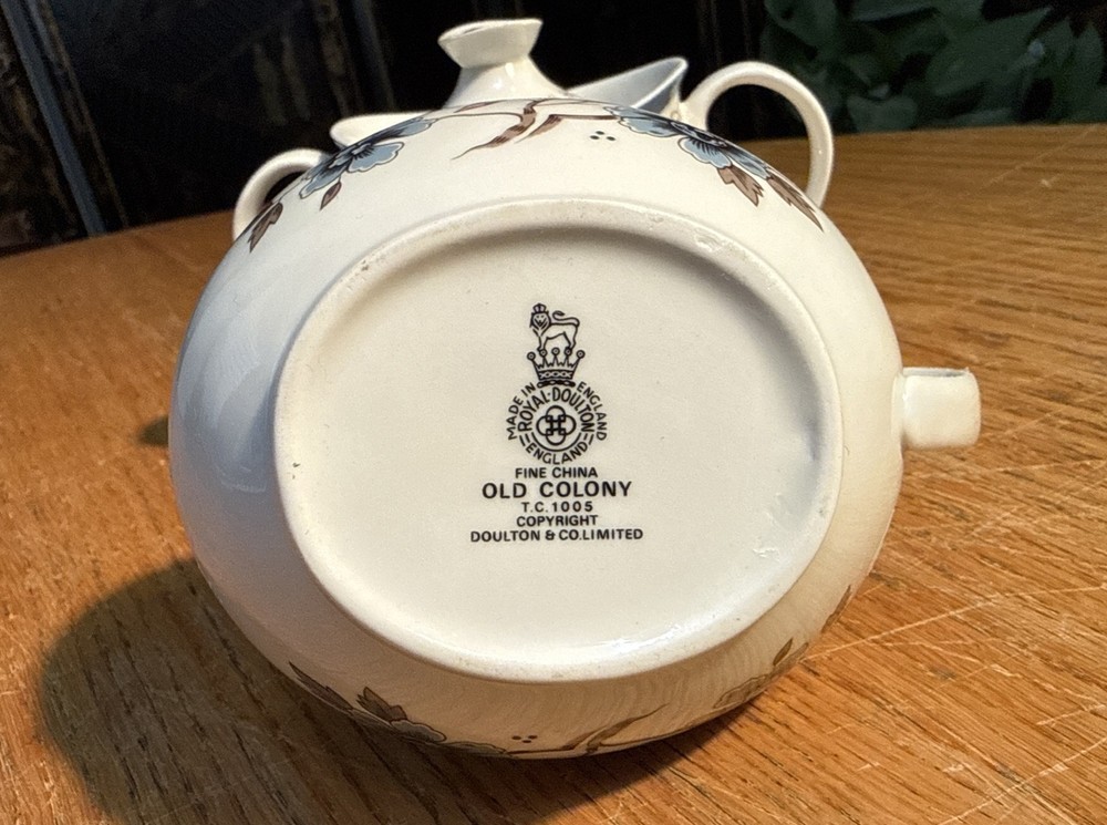 Royal Doulton Old Colony Six Piece Place Setting 2 Available EUC