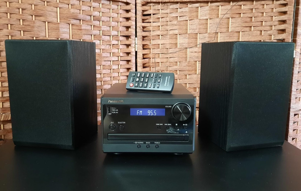 Panasonic Compact Stereo System with CD Player, Bluetooth, FM Radio and USB ...