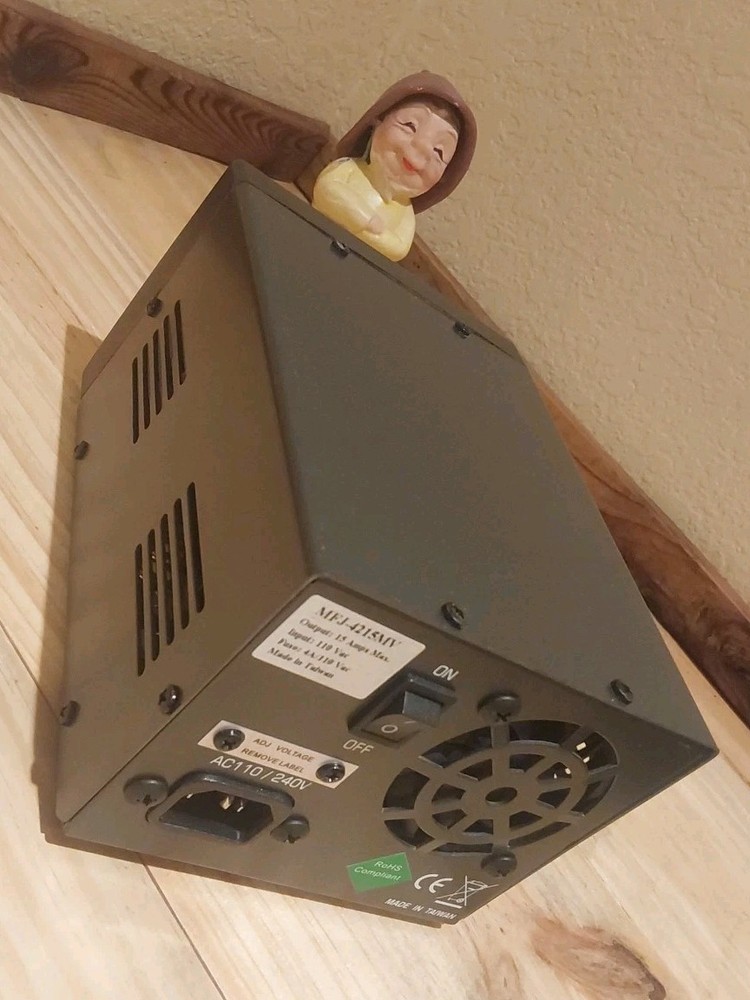 MFJ-4215MV Variable Switching POWER SUPPLY