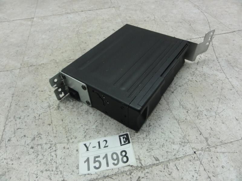99-02 CONTINENTAL remote trunk mounted 6 disc cd changer player clarion OEM
