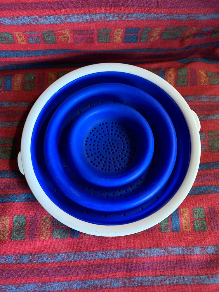 Blue Collapsible 9" Silicone Colander