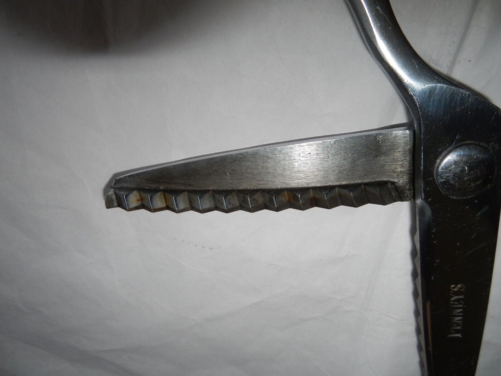 Vintage PENNYS Pinking Shears/Scissors - Marked #6