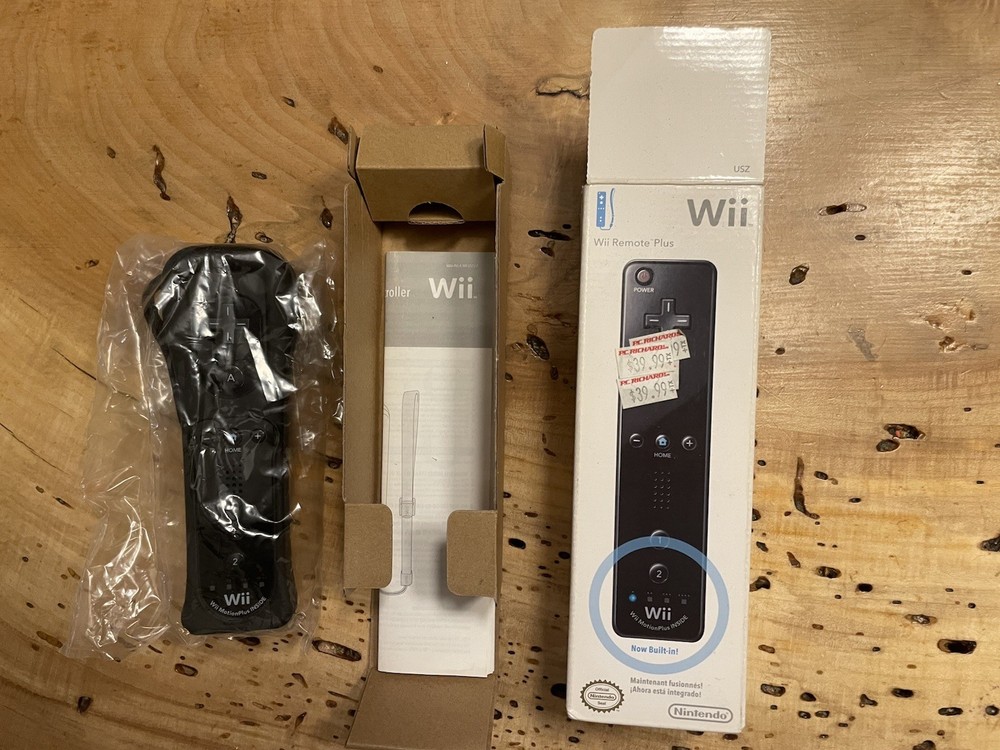 Nintendo Wii Remote Plus Black (BOXED) TESTED