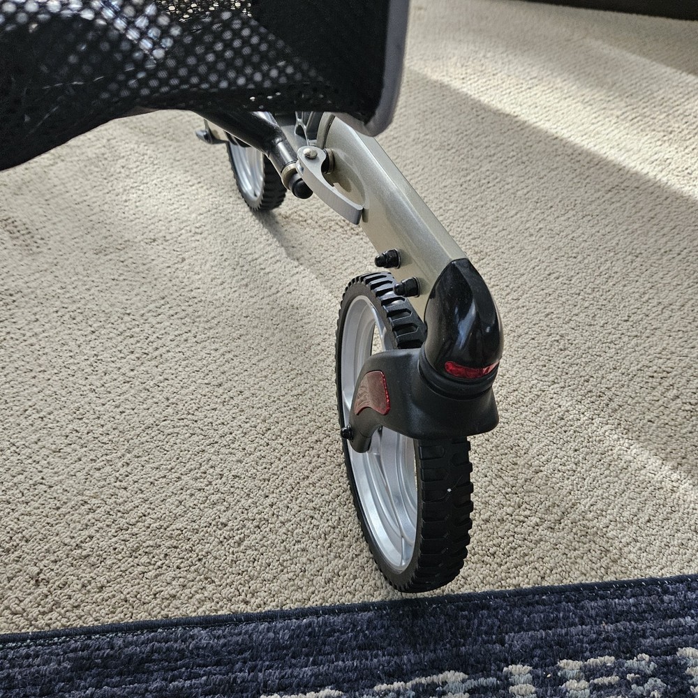 OASIS-SPACE ROLLATOR WALKER, EXCELLANT CONDITION, LTD USE , HEAVY DUTY
