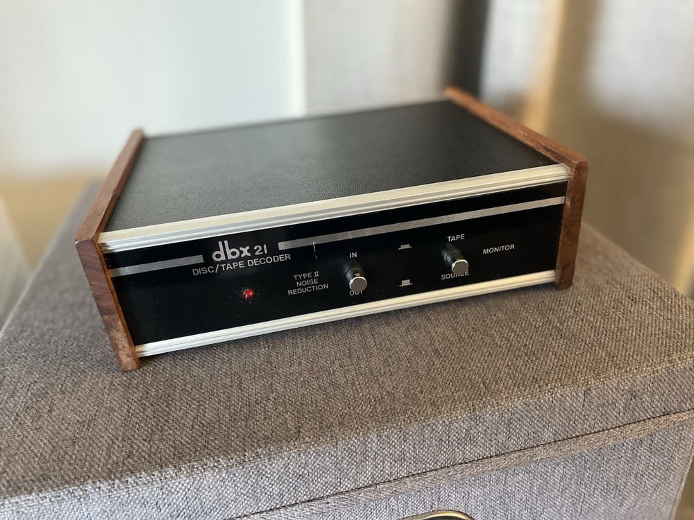 Vintage DBX 21 Disc/ Tape Decoder Noise Reduction Model 21 USA Made 240v