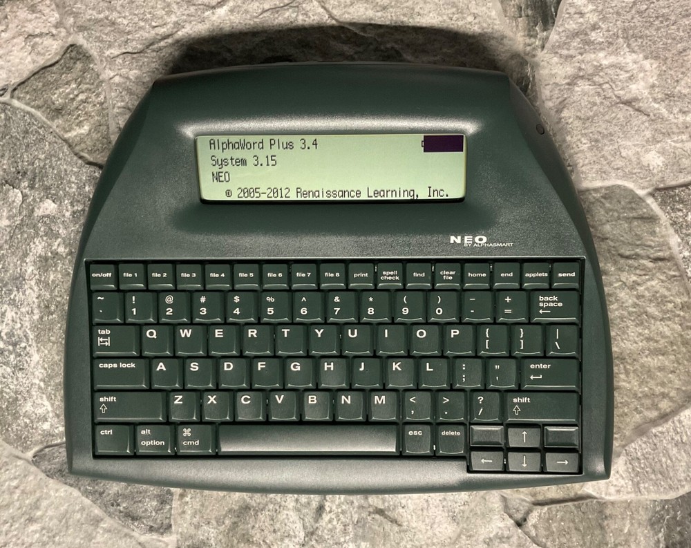 NEW 💚 AlphaSmart 💚NEO 💚 Word Processor  FRESH AA BATTERIES & CR2032 USB CABLE