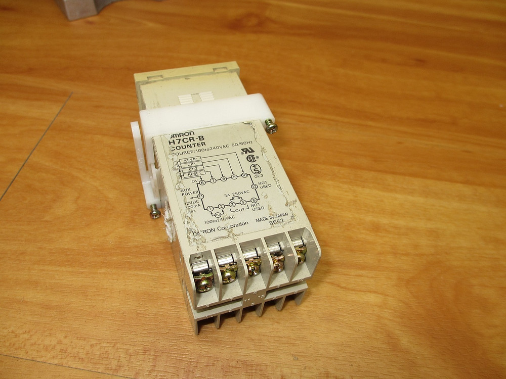 Omron H7CR-B *USED POWERS UP* Counter Panel Meter 100-240VAC